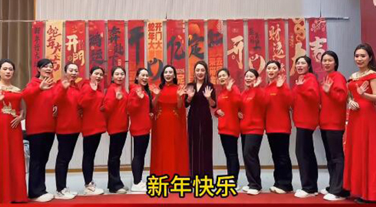 ������\(y��n)�����Ҹ��M���g���w˹�_(d��)ף�����Ěg��һ·���(y��ng)��