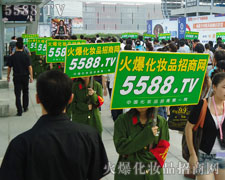 �҂���һ��(g��)���м���ĈF(tu��n)�(du��)