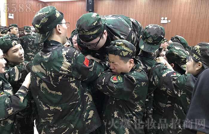 不拋棄，不放棄！艱苦奮斗，自力更生！