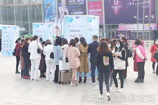 ����ʢ�磬�س��������44�óɶ����I(y��)���[��(hu��)ʢ���_Ļ