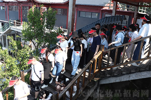 ��������ӛ��һ�[�Ͼ�ɽ