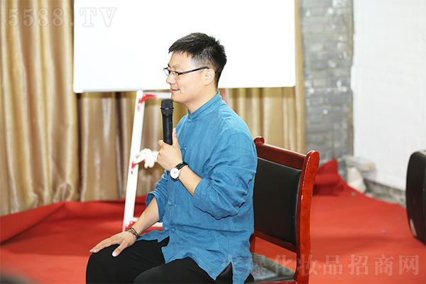 ���cɽˮ���������c��Ȼ��һ