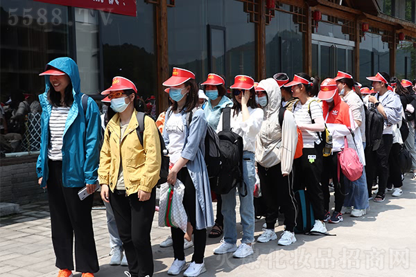 Ʒɽˮ֮�g�������֮��