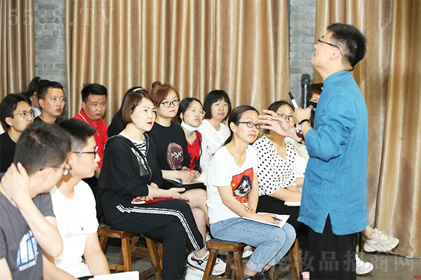 遠(yuǎn)赴人間驚鴻宴 一睹人間盛世顏 遠(yuǎn)赴人間驚鴻宴 一睹人間盛世顏