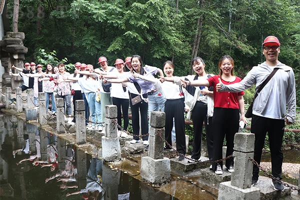 ɽˮ�f�̣����к��\