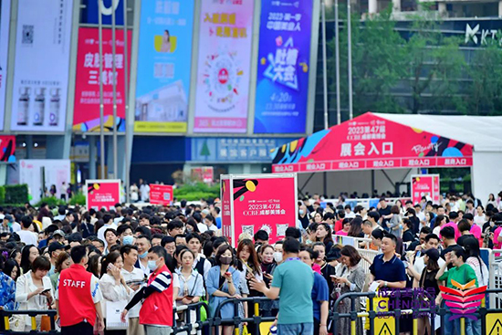 ��47�óɶ����I(y��)���[��(hu��)�ڳɶ����o(j��)�����H��(hu��)չ���ĈA�M�]Ļ