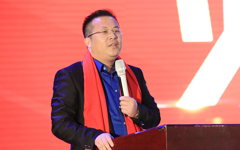 艱難方顯勇毅 磨礪始得玉成