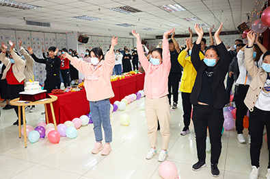 �𱬾W���f���Օ�