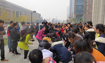 �¾��𱬾W(w��ng)����18����