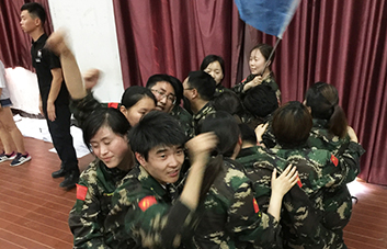 ��(m��ng)����׷�����������(g��)�w��F(tu��n)�(du��)����(qi��ng)����