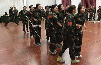 �����X�ѡ��Ʊ��O�ޣ��@һ·�҂��A��Ư����