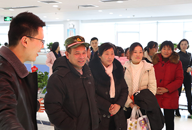 �íh(hu��n)�����ù�������ĸ���ģ��T����ĸ���^�𱬾W(w��ng)��